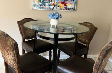 Serene 2bed 1bath condo with parking - Foto 2