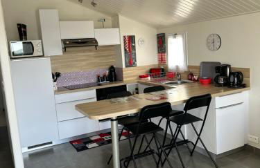 APPARTEMENT FACE au PORT et à L'OCEAN SAINT GILLES CROIX DE VIE WIFI BALCON PARKING PRIVE COUVERT - Photo 8