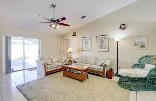 Bright Titusville Retreat with Lanai - WFH Friendly! - Foto 3