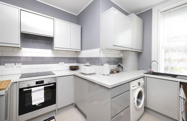 JOIVY Charming 1-Bed Ap Near Leith Links W/ Patio - Foto 8