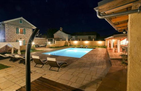 Amazing Home In Gornje Rastane With Sauna - Foto 12