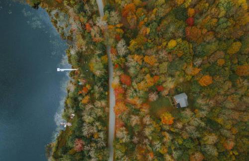 Lakefront Log Cabin, Private Lake Access w/Peloton - Foto 35