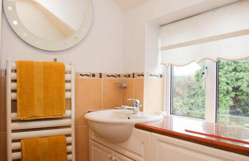 Cream Door Cottage - Photo 22