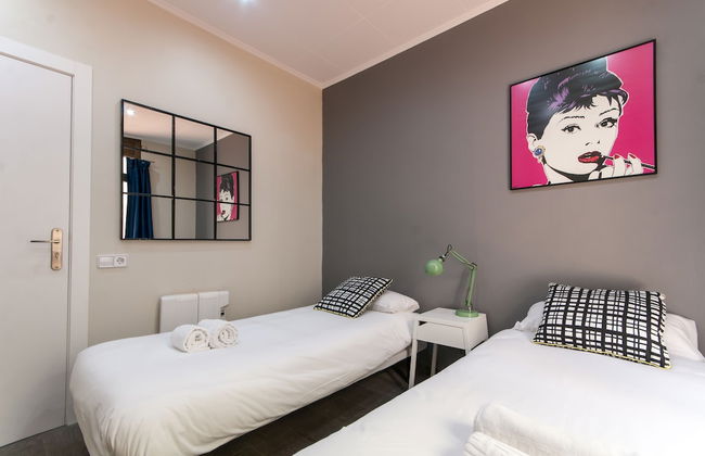 Lovely and Central 4 BR Apartment - Photo 11