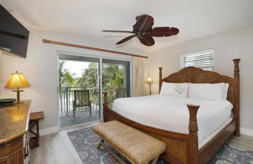 Waterfront Luxury Home With Pool And Boat Dock 3 Bedroom Home by RedAwning - Foto 55