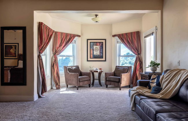 Wilson Creek Manor By Avantstay Sleeps 10! Amazing Estate w/ Pool & Game Room - Photo 29