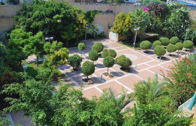 2BDR Amazing Location with Parking - Foto 18