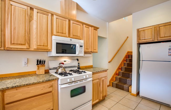 70MBR- Hot Tub - BBQ - Wi-Fi - Pets Ok - Sleeps 8 - Foto 7