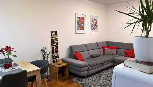 Split apartment - 5 min by car to the beach & city center - free public parking - Foto 1