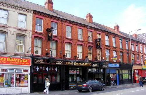 Comfy Home King Size Bed close to Asda & Sefton Park, Very Fast WIFI! - Foto 49