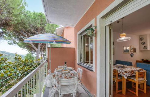 1 Bedroom Awesome Apartment In San Saturnino - Foto 1