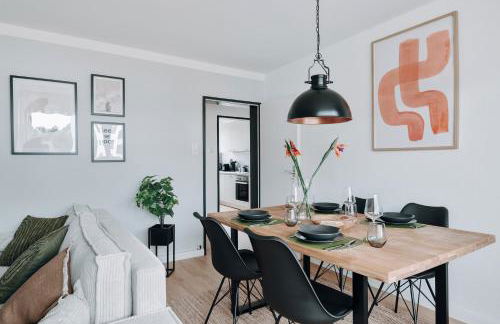 NASA Homes ruhiges Apartment WLAN Arbeitsplatz Balkon Hotelbetten - Foto 6