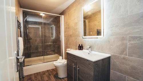 BIG discounts this week only Free Parking WiFi - Foto 5