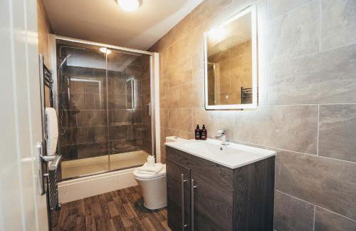 BIG discounts this week only Free Parking WiFi - Photo 5