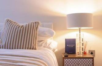 Lux Two Bedroom Home & Terrace in Stamford Centre - Foto 15