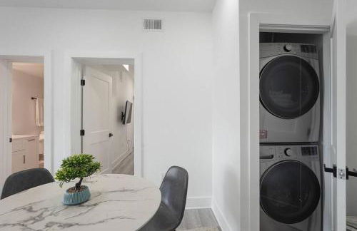 Enjoy City Skyline Views from private RoofDeck! - Foto 14