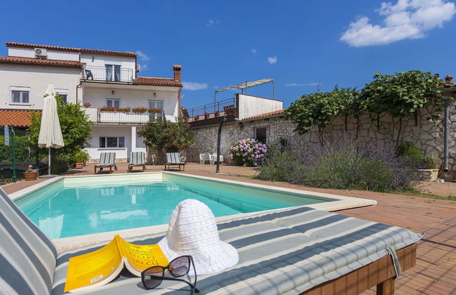 Villa in Kujici Near Beach With Pool - Foto 36