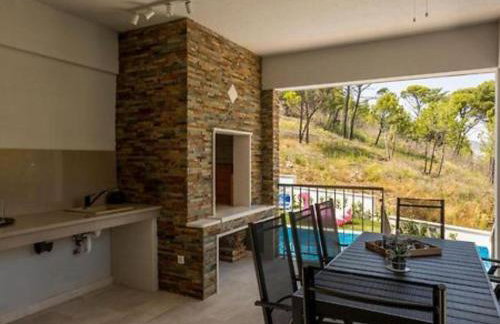 Modern & Stylish Villa with Private Pool - Foto 25