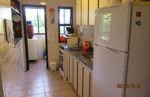 apartamento com linda sacada em direção ao mar - Foto 8