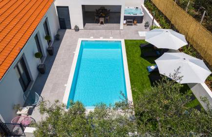 Apartment Gironi with Pool, Jacuzzi - Photo 50