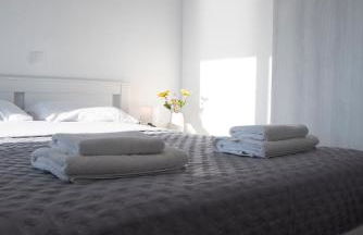 Panoramic Seaview Maisonette with Garden - Photo 34