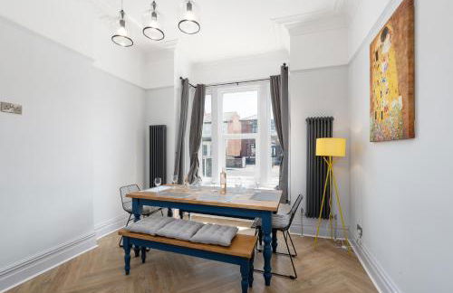 Bifolds, enclosed garden. Southport character home - Foto 15