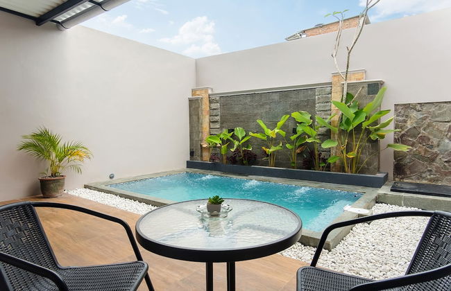 Calma Jawon Villa Jogja - Photo 27