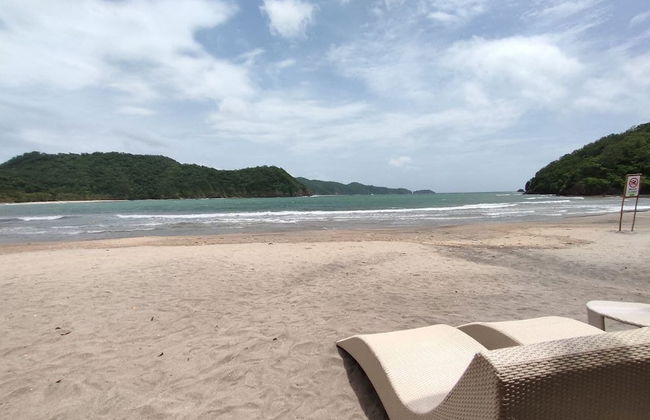 Dr Calayan's 2BR Condo at Pico De Loro - Foto 25