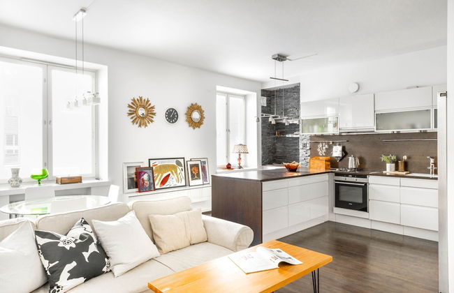 Spacious apt on Tranquil Courtyard - Foto 1