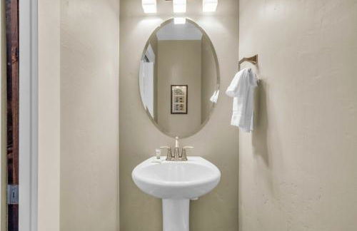 Charming 3BR-Near Skiing & Hiking - Foto 18