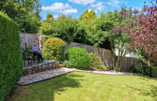 Sea views, private garden, comfortable family and dog friendly home - Foto 1