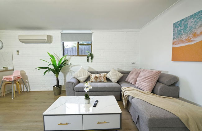 Pet Friendly Ringwood 3BR Home Parking - Foto 17