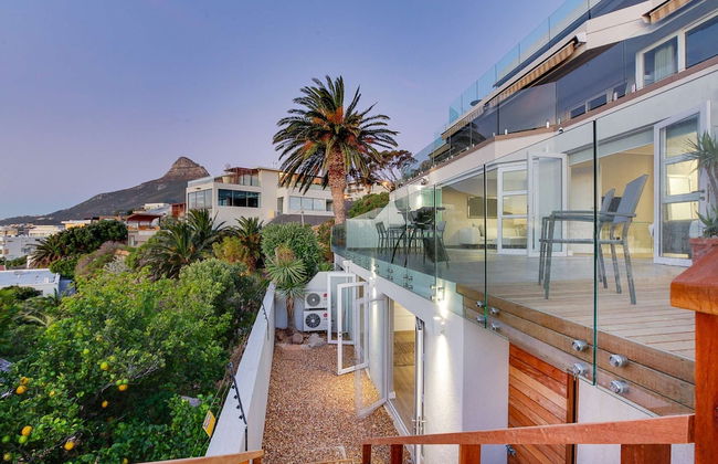 Camps Bay Holiday Apartment in Secure Complex With Private Pool and Parking Houghton Views - Foto 52