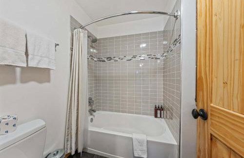 Mountain Retreat - Sleeps 7 - Canoe - Fireplace - Foto 31