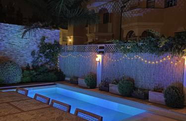 Luxury Villa with Panorama View and Heated Pool - Photo 15