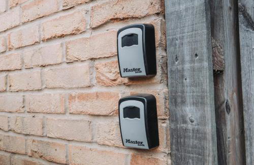 Modern & comfortable 4 bed house - Photo 28