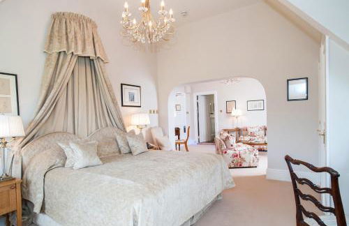 Llangoed Hall - Photo 9