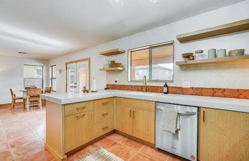 Gorgeous Green Valley Home Patio and Private Pool! - Foto 7