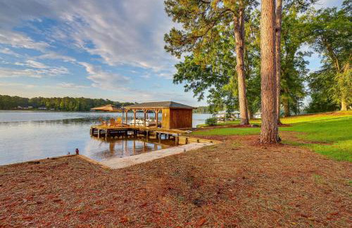 Beautiful Lake Sinclair Retreat with Dock and Deck! - Foto 40
