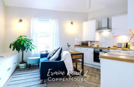 Designer apartments for City Breaks in Chester - Photo 11