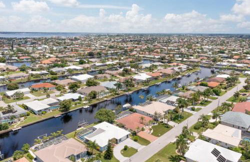 Waterfront Paradise! Heated Pool, Dock, Grill, Fishing near restaurants and shops - Foto 30