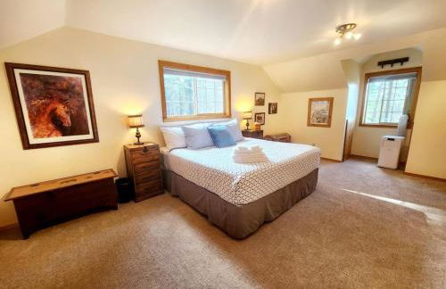 Blacktail Cabin Hideaway with hot tub - Foto 23