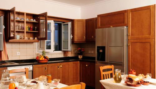 Corvos e Cadavais - Foto 2