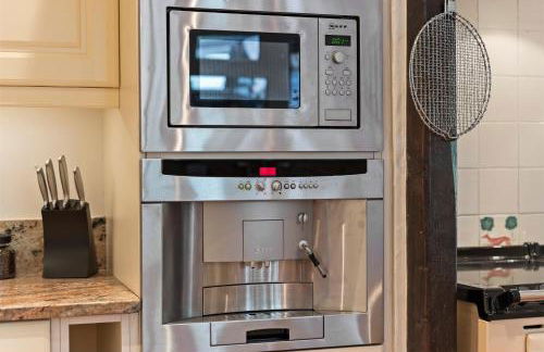 Stunning Countryside Home in Surrey by 53 Degrees Property, Ideal for Family Getaways, Private Tennis Court! - Foto 24