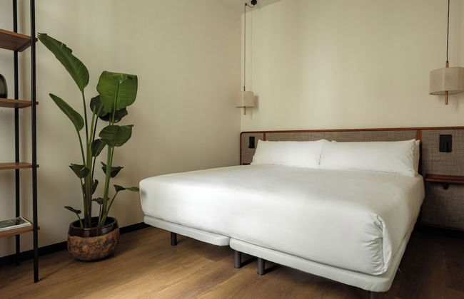 Batimont Suites & Apartments - Photo 20