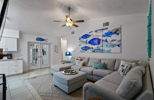 Coastal Home 10 min to the Beach - Foto 8