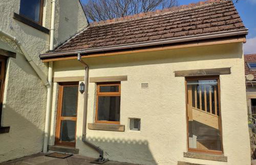 The Scullery - a quirky annex with wood fire - Foto 21