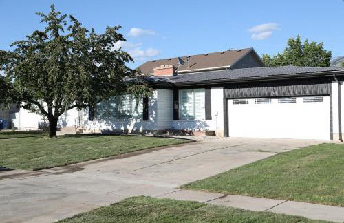 Updated 4-bedroom home centrally located - Foto 6