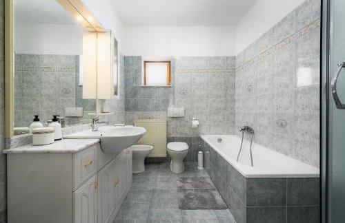 Holiday House Azur with a private pool - Foto 36