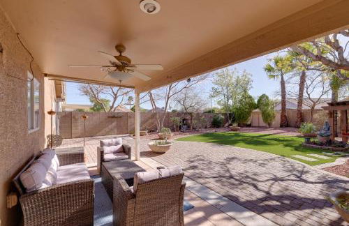 Golf and Hike Family Home with Patio in Glendale - Foto 2
